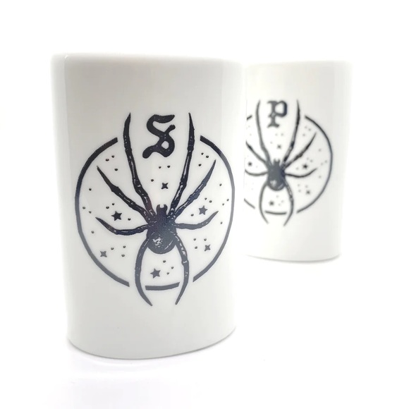 Spider SALT PEPPER holders NEW BY SOURPUSS  GOTH PUNK HOME DECOR KITCHEN - Picture 4 of 4